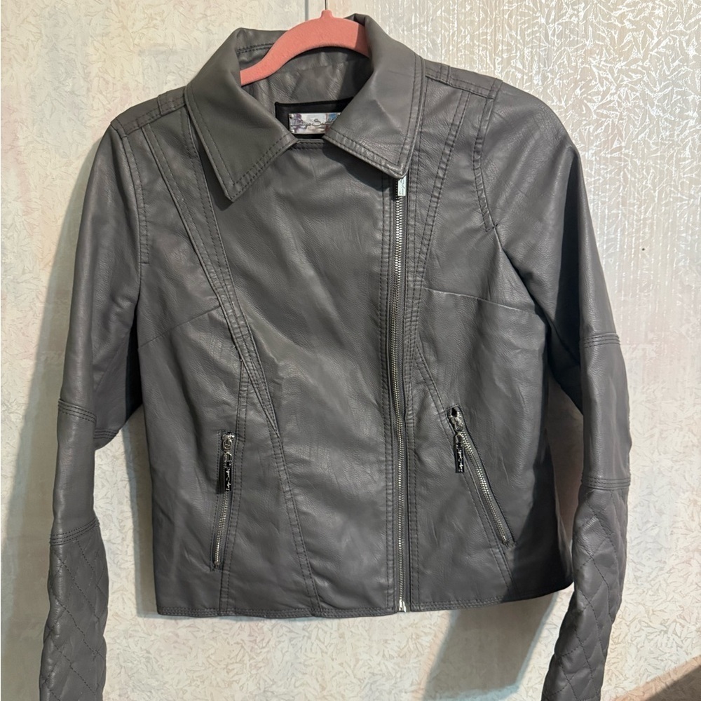 Indigo Saint Women's Gray Faux Leather Moto Jacket, Beautiful Coat! Sz Small